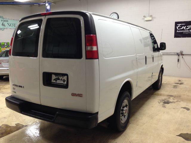 2010 GMC Savana AWD 3LT