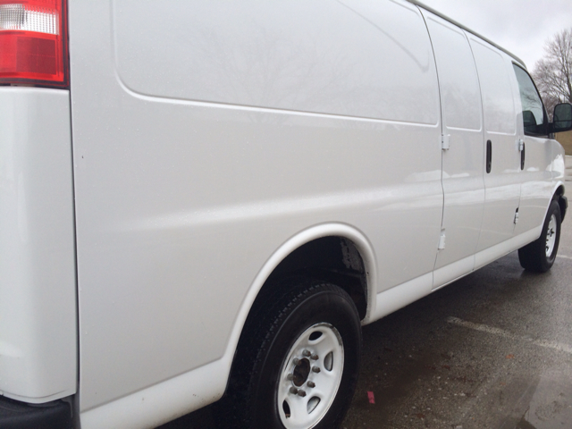 2011 GMC Savana Reg Cab 117.5 WB