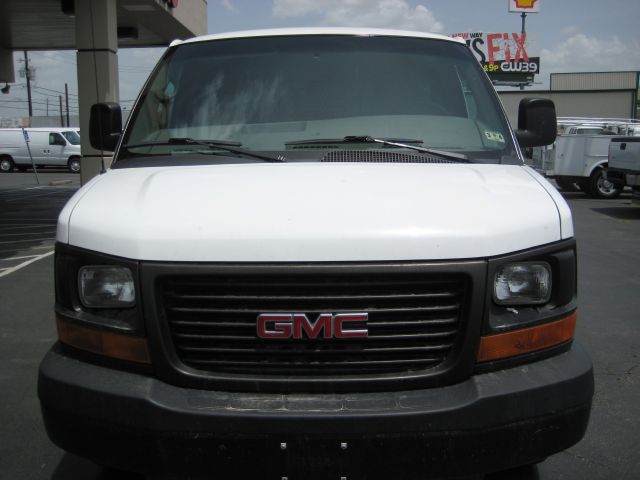 2011 GMC Savana VDC