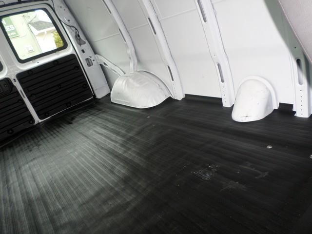 2011 GMC Savana Base