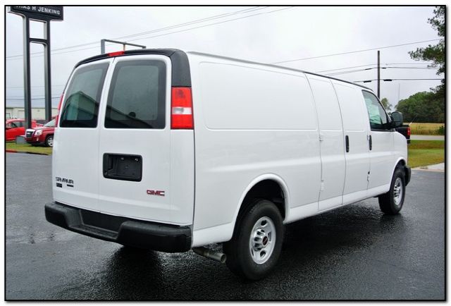 2014 GMC Savana Reg Cab 117.5 WB