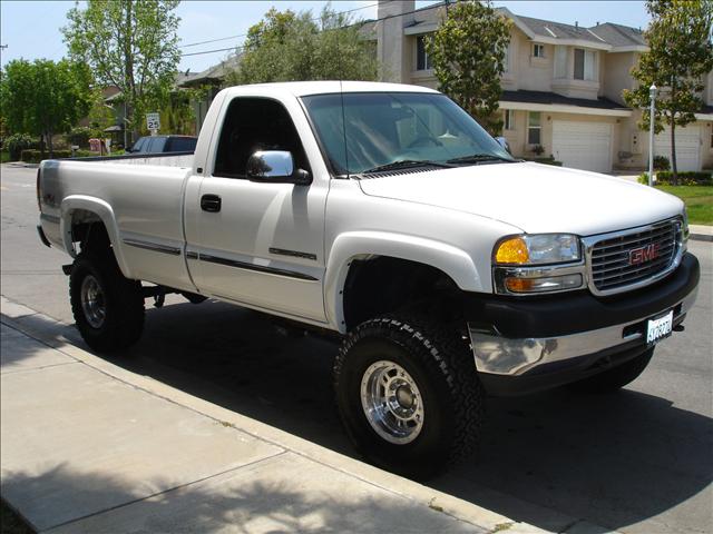 2002 GMC Sierra 4 DOOR Clean Truck