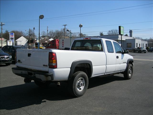 2003 GMC Sierra V8 R-design