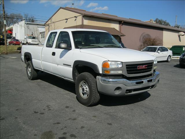 2003 GMC Sierra V8 R-design