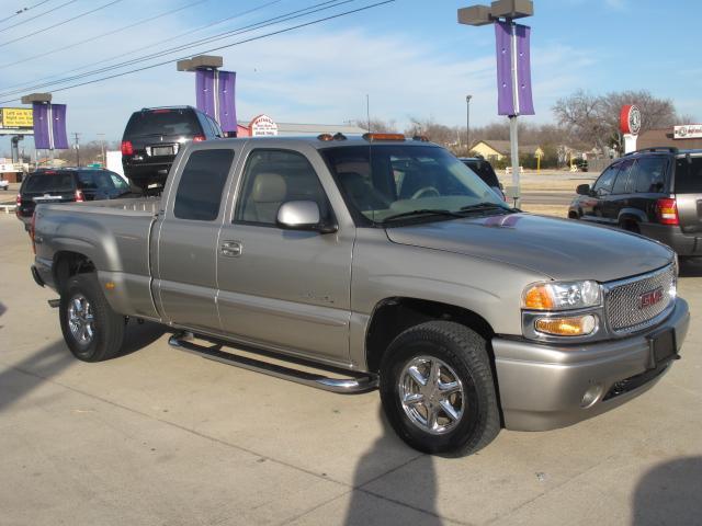 2003 GMC Sierra EX Sedan 4D