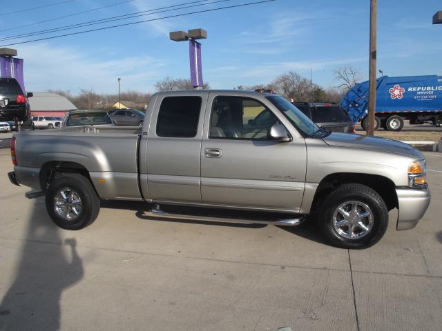 2003 GMC Sierra EX Sedan 4D