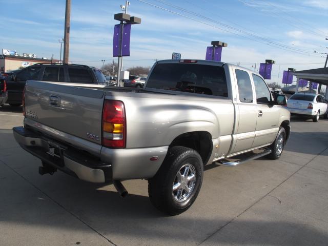 2003 GMC Sierra EX Sedan 4D