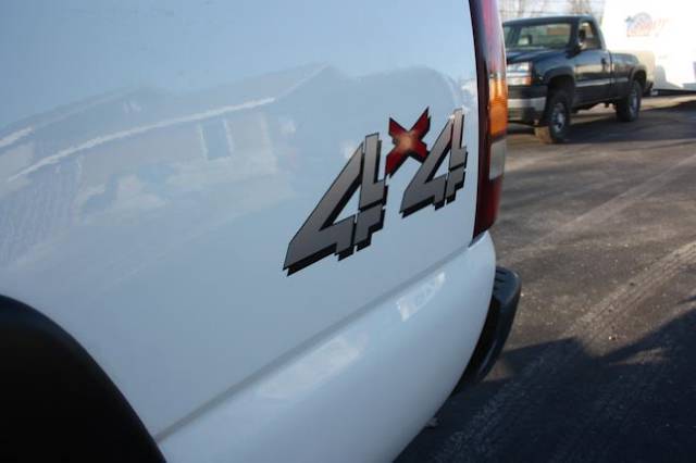 2003 GMC Sierra 3.0L Sedan 4D