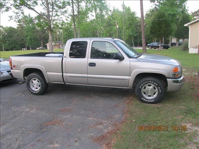 2004 GMC Sierra R/T Sport