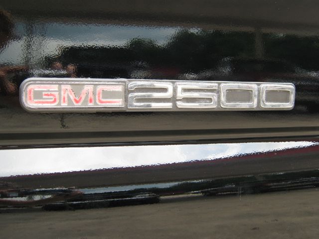 2004 GMC Sierra Unknown