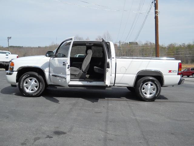 2005 GMC Sierra 45