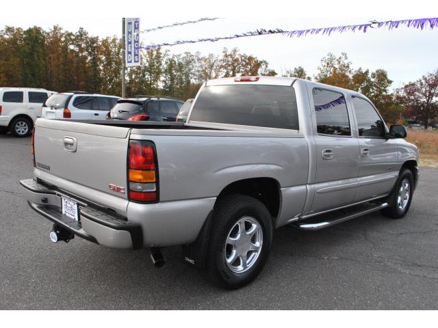 2006 GMC Sierra EX Sedan 4D