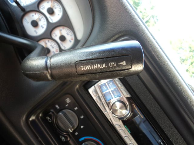 1999 GMC Sierra 1500 Sport Sedan 2.0T