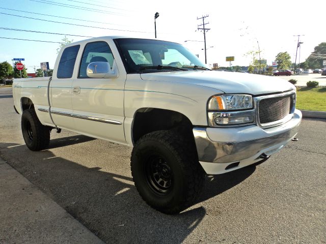 1999 GMC Sierra 1500 Sport Sedan 2.0T