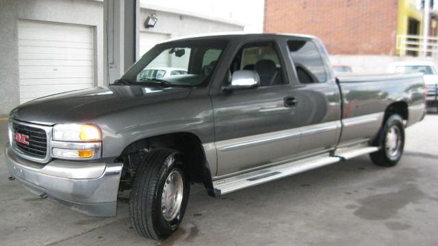 2001 GMC Sierra 1500 Dually 3500 Club Coupe