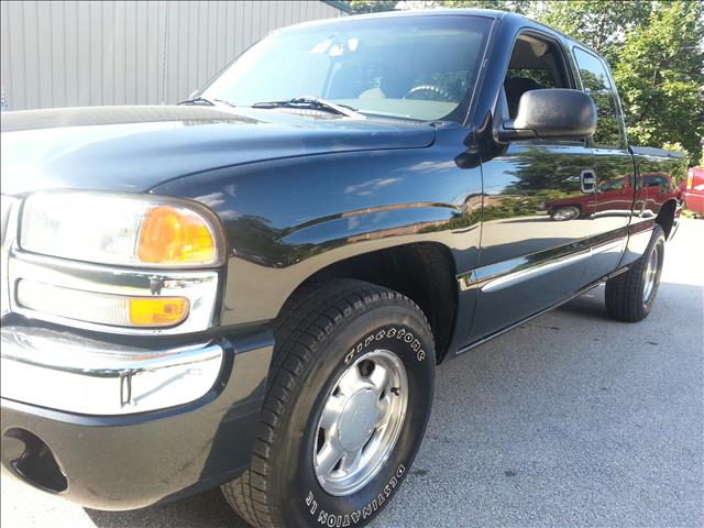 2003 GMC Sierra 1500 Standard 4X4 Hardtop