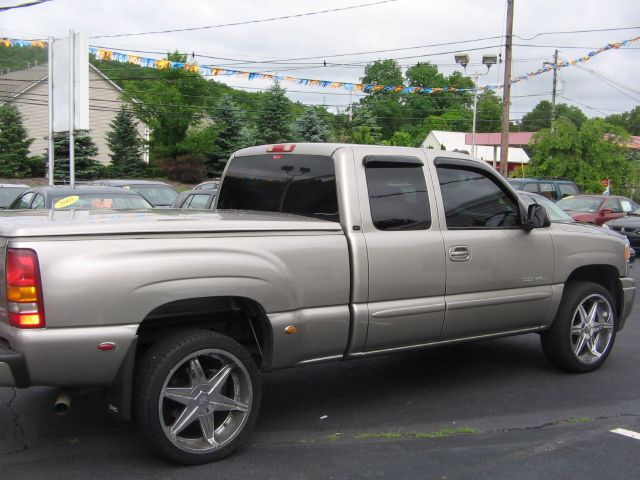 2003 GMC Sierra 1500 LE Sedan