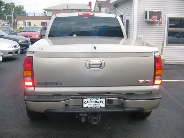 2003 GMC Sierra 1500 LE Sedan