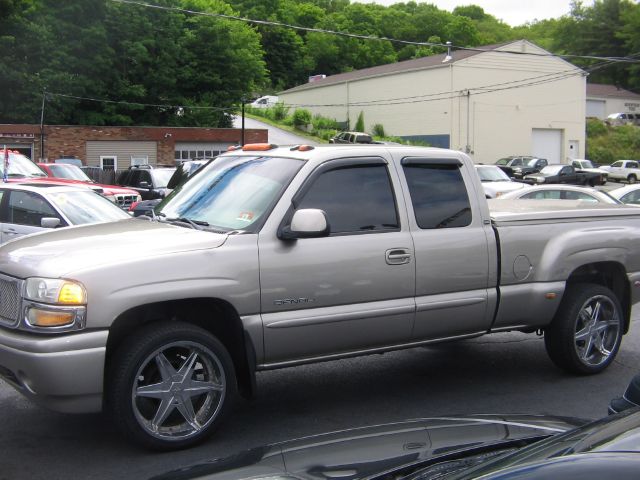 2003 GMC Sierra 1500 LE Sedan