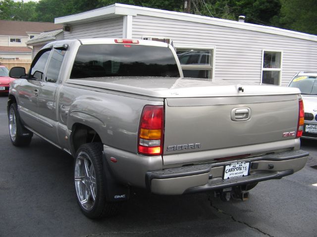 2003 GMC Sierra 1500 LE Sedan