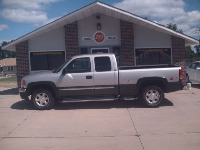 2004 GMC Sierra 1500 Standard 4X4 Hardtop