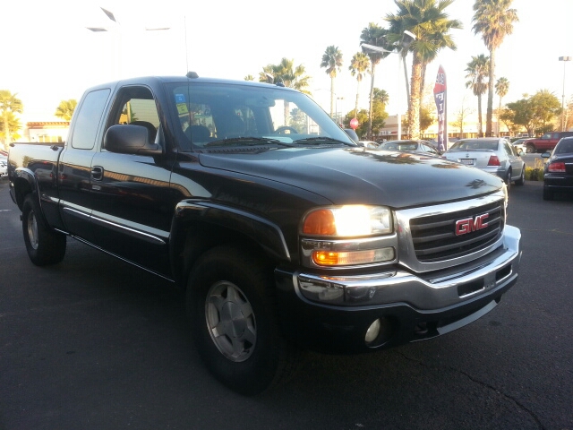2004 GMC Sierra 1500 Standard 4X4 Hardtop