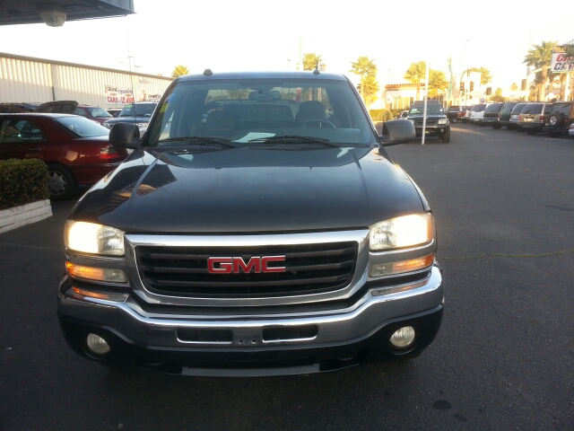 2004 GMC Sierra 1500 Standard 4X4 Hardtop