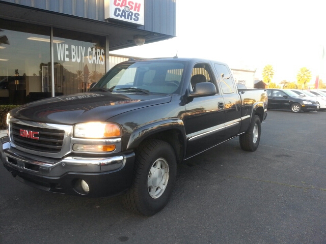 2004 GMC Sierra 1500 Standard 4X4 Hardtop