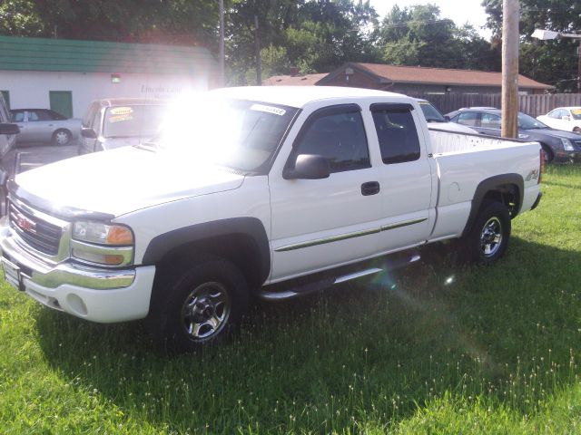 2004 GMC Sierra 1500 Standard 4X4 Hardtop