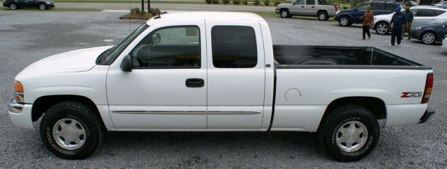 2004 GMC Sierra 1500 Standard 4X4 Hardtop