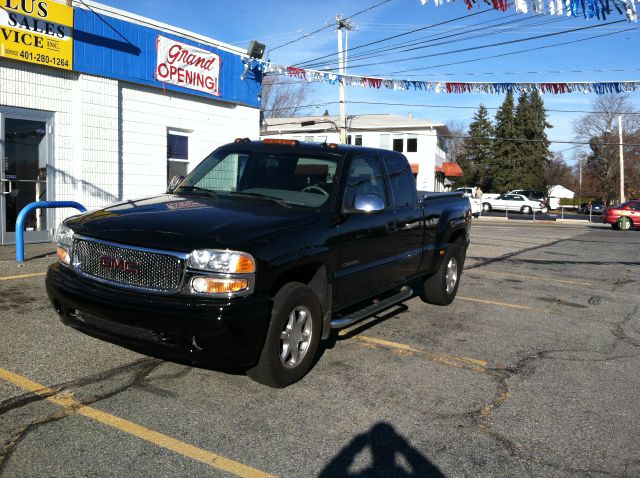 2004 GMC Sierra 1500 LE Sedan
