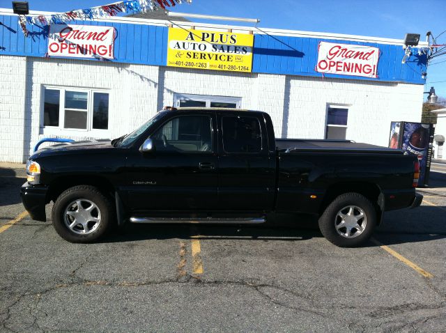 2004 GMC Sierra 1500 LE Sedan