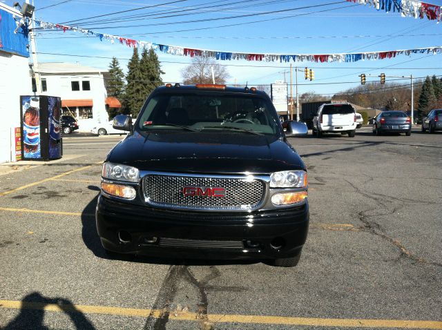 2004 GMC Sierra 1500 LE Sedan