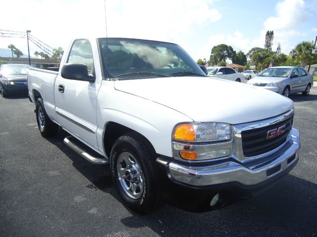 2004 GMC Sierra 1500 Roadtrek