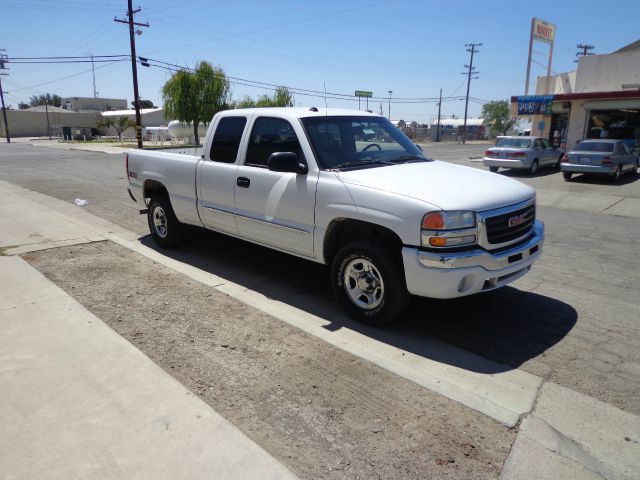 2004 GMC Sierra 1500 LE Sedan