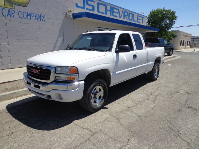 2004 GMC Sierra 1500 LE Sedan