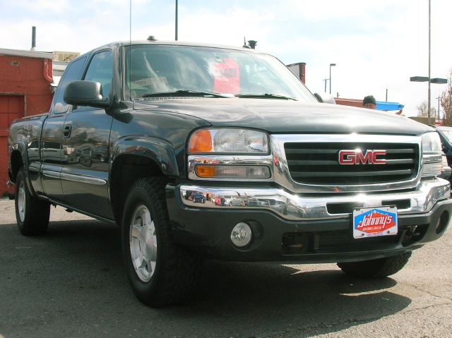 2004 GMC Sierra 1500 Standard 4X4 Hardtop