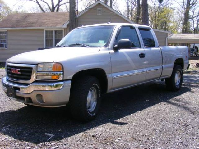 2004 GMC Sierra 1500 Standard 4X4 Hardtop