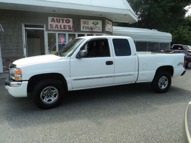 2004 GMC Sierra 1500 Standard 4X4 Hardtop
