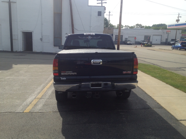 2005 GMC Sierra 1500 Standard 4X4 Hardtop