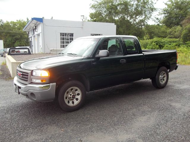 2005 GMC Sierra 1500 LE Sedan