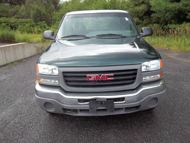 2005 GMC Sierra 1500 LE Sedan