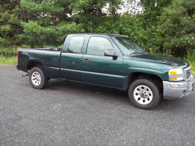 2005 GMC Sierra 1500 LE Sedan