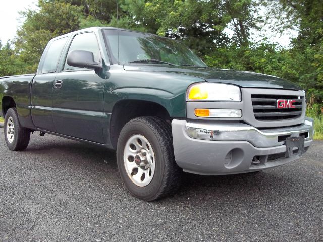 2005 GMC Sierra 1500 LE Sedan