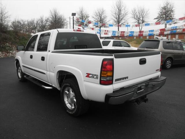 2005 GMC Sierra 1500 I6 R-design