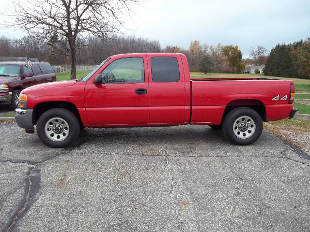 2005 GMC Sierra 1500 LE Sedan