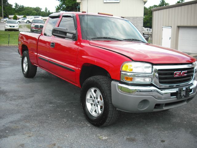 2005 GMC Sierra 1500 LE Sedan