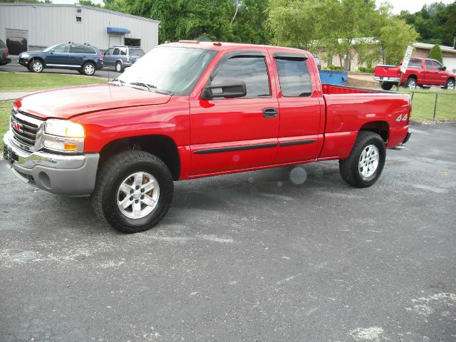 2005 GMC Sierra 1500 LE Sedan