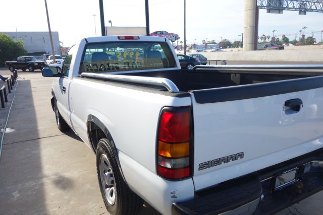 2005 GMC Sierra 1500 4dr Sdn Auto GLS w/XM