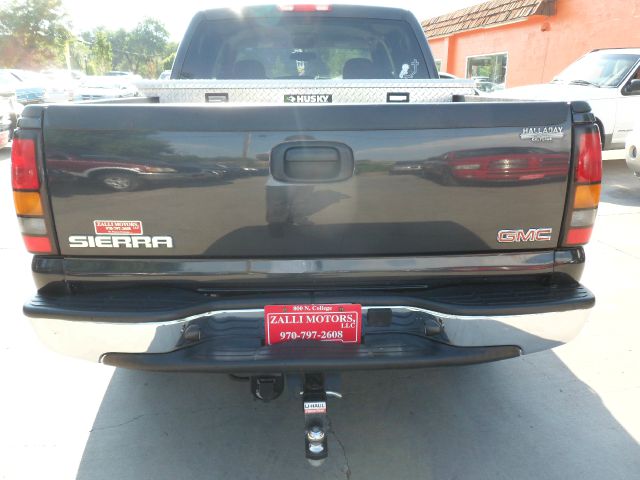 2005 GMC Sierra 1500 4WD Supercab 133 SVT Raptor